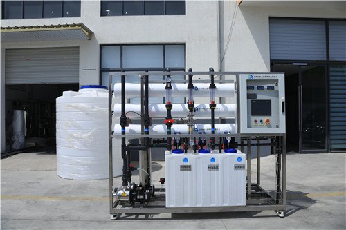 超纯水设备厂家：使用超纯水设备有哪些优势